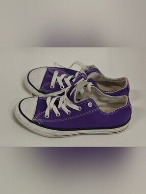 Converse Chuck Taylor All Star Low Electric Purple Youth Size 2 Sneakers Canvas